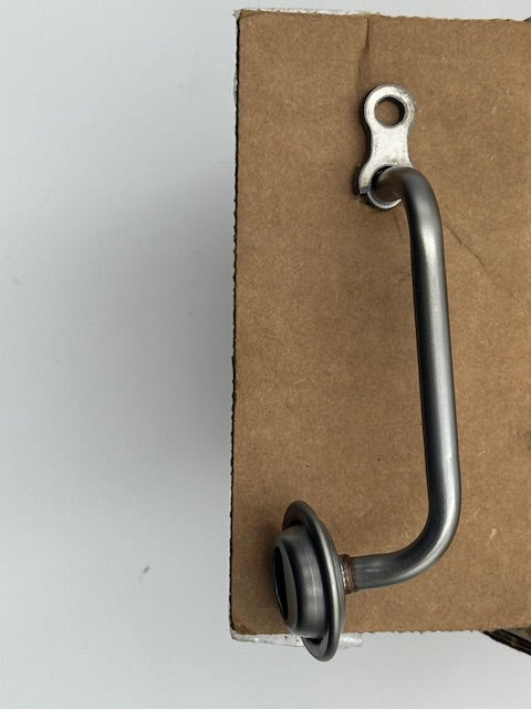 06-14 TRX 450 Oil pick up tube hold down